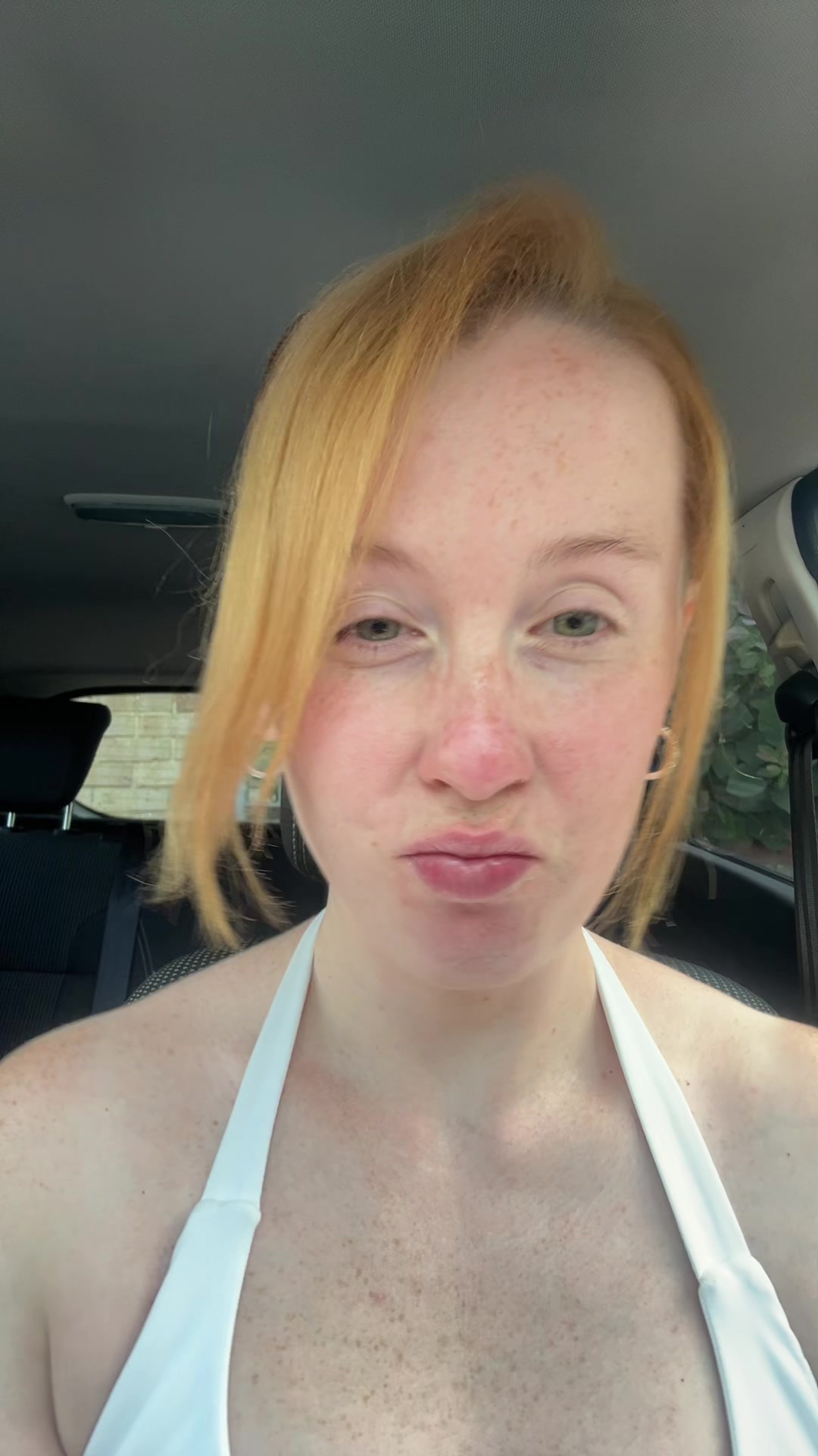 @hollyz12345