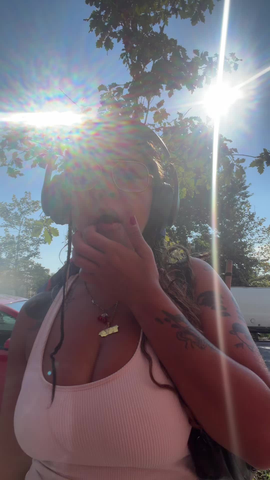 @Yas
