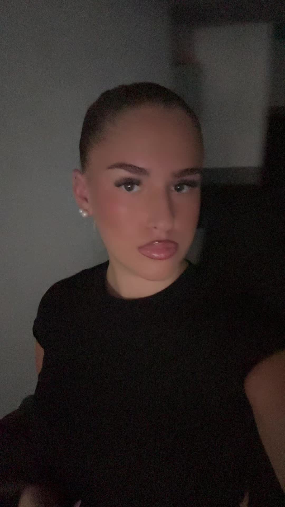 @…