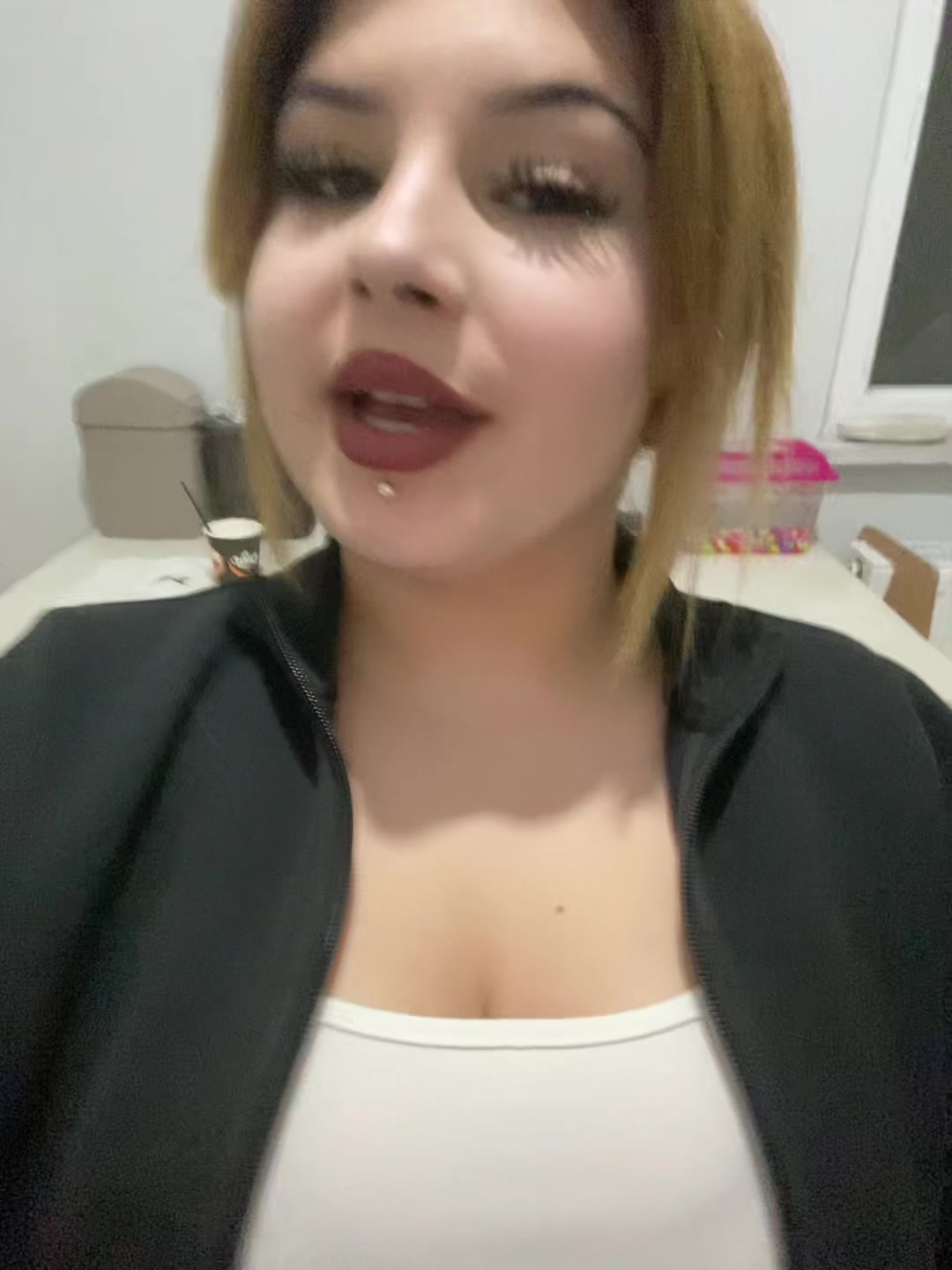 @xvazra00