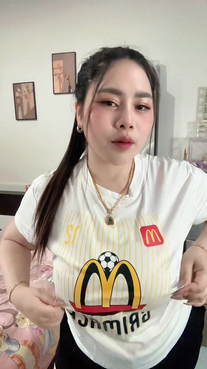 @ปุ้ยเอง สาวอวบที่ชอบแต่งตัวอะ