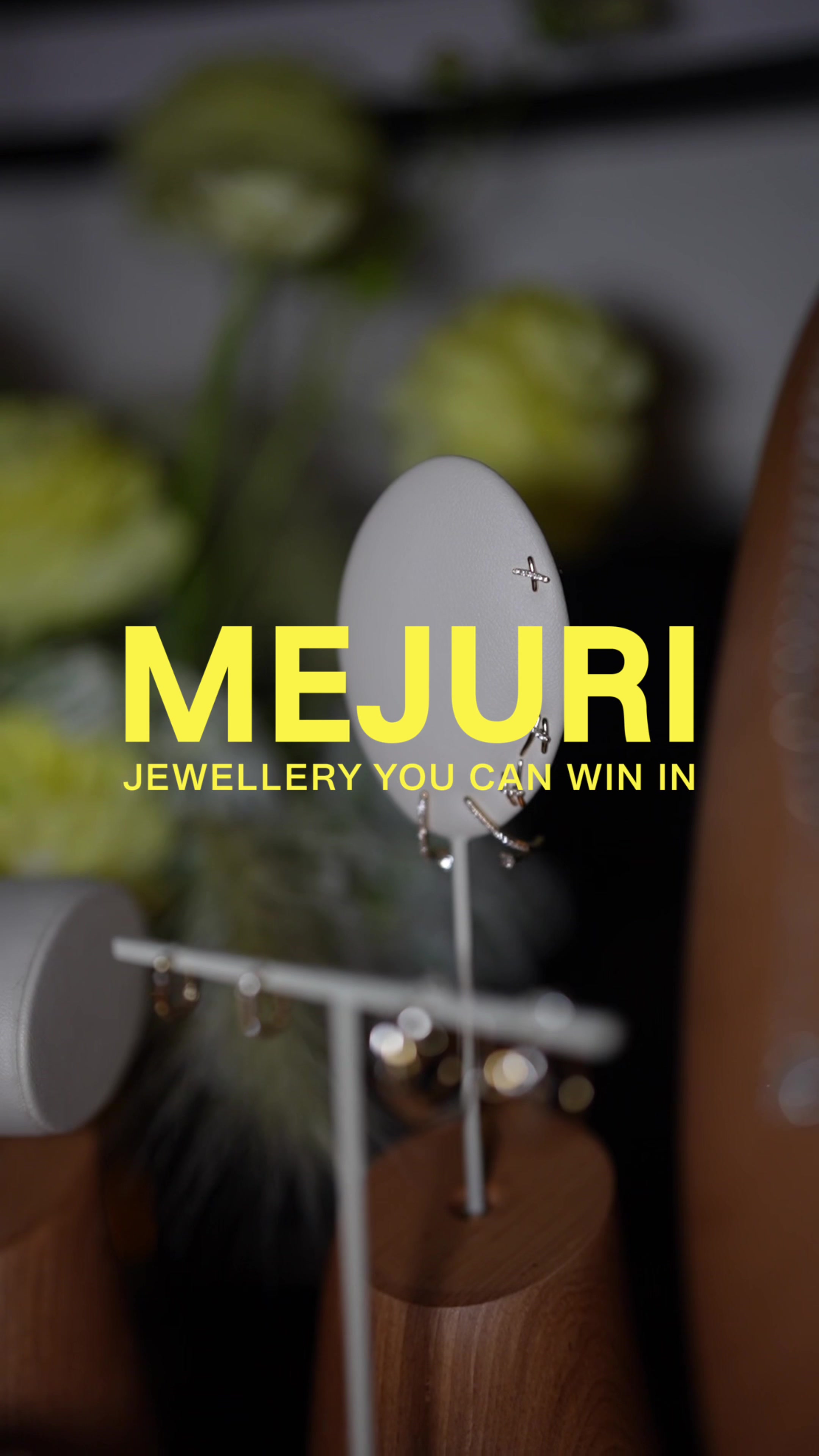 @Mejuri