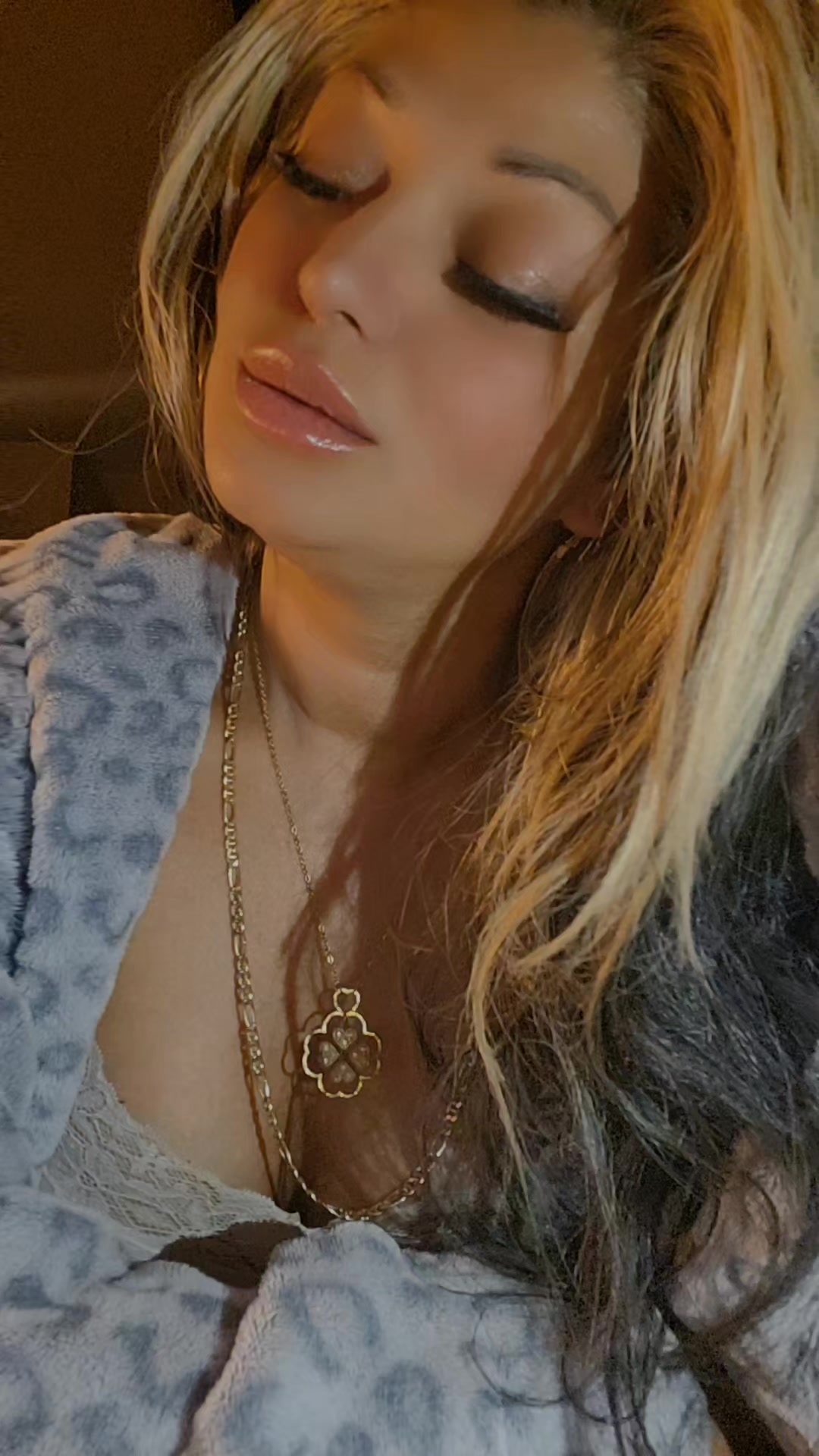 @꧁༺🌹𝒢𝒶𝒷𝓇𝒾𝑒𝓁𝒶🌹༻꧂