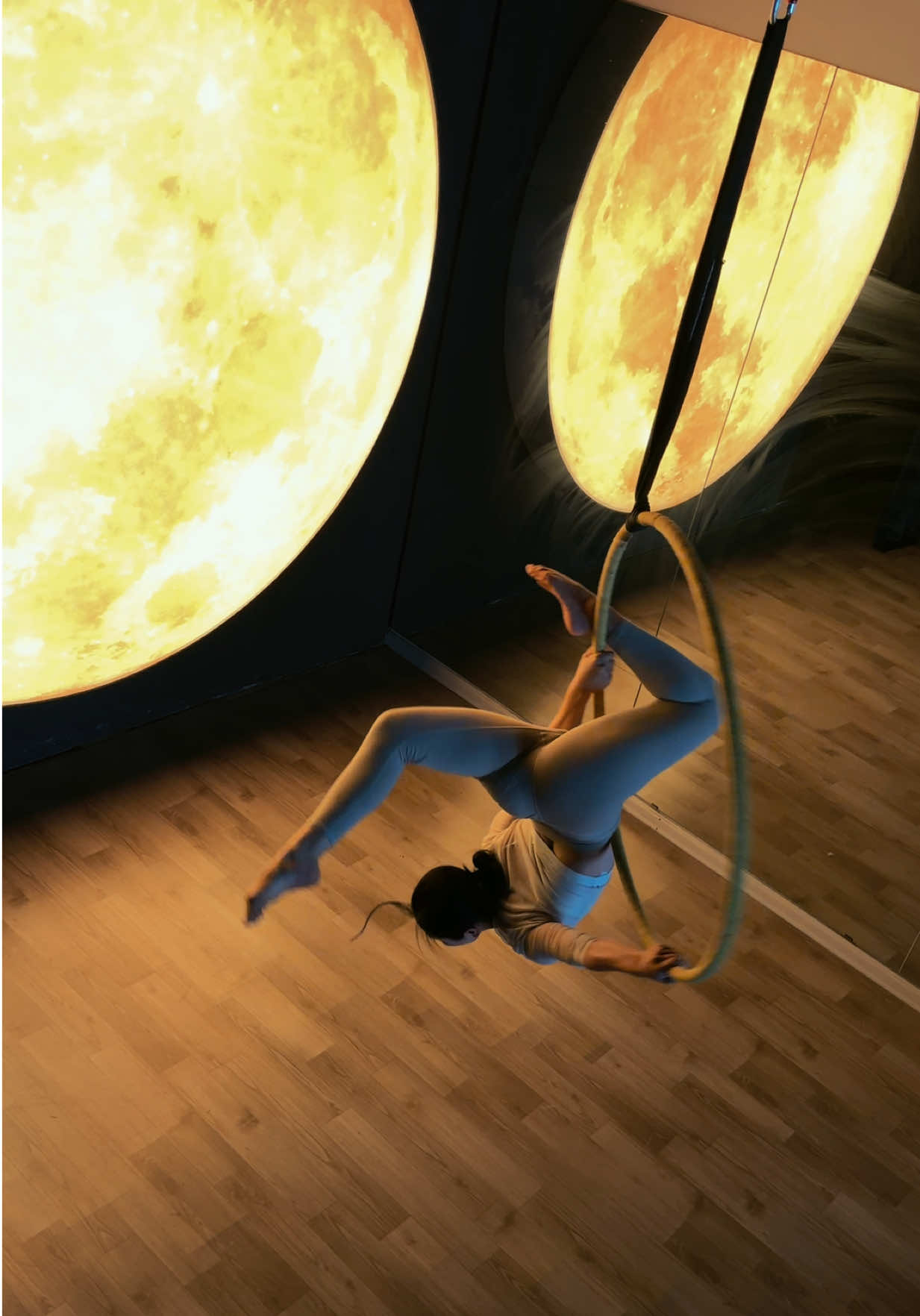 @rou_aerialyogastudio