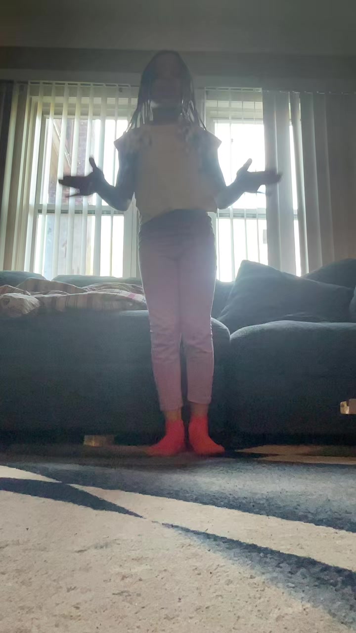 @TwinLadiB27