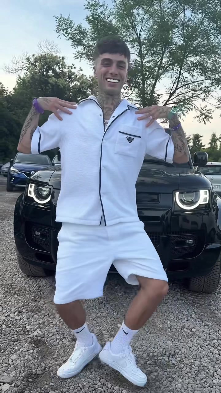 @🕺