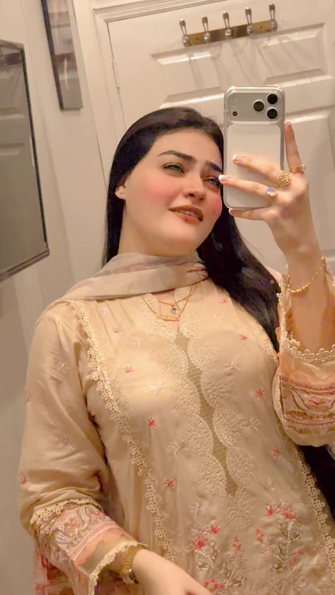 @مسکان بٹ ✨