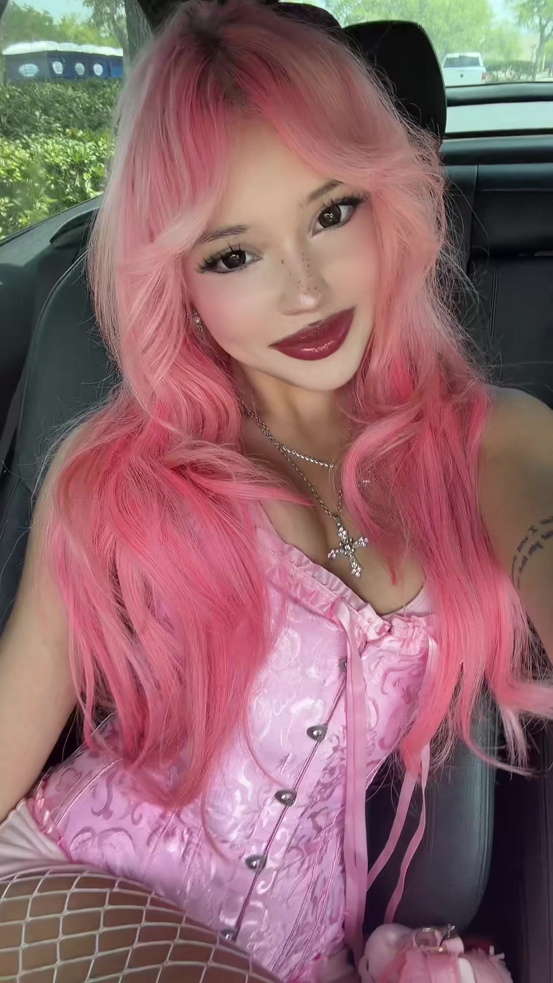 @isabella