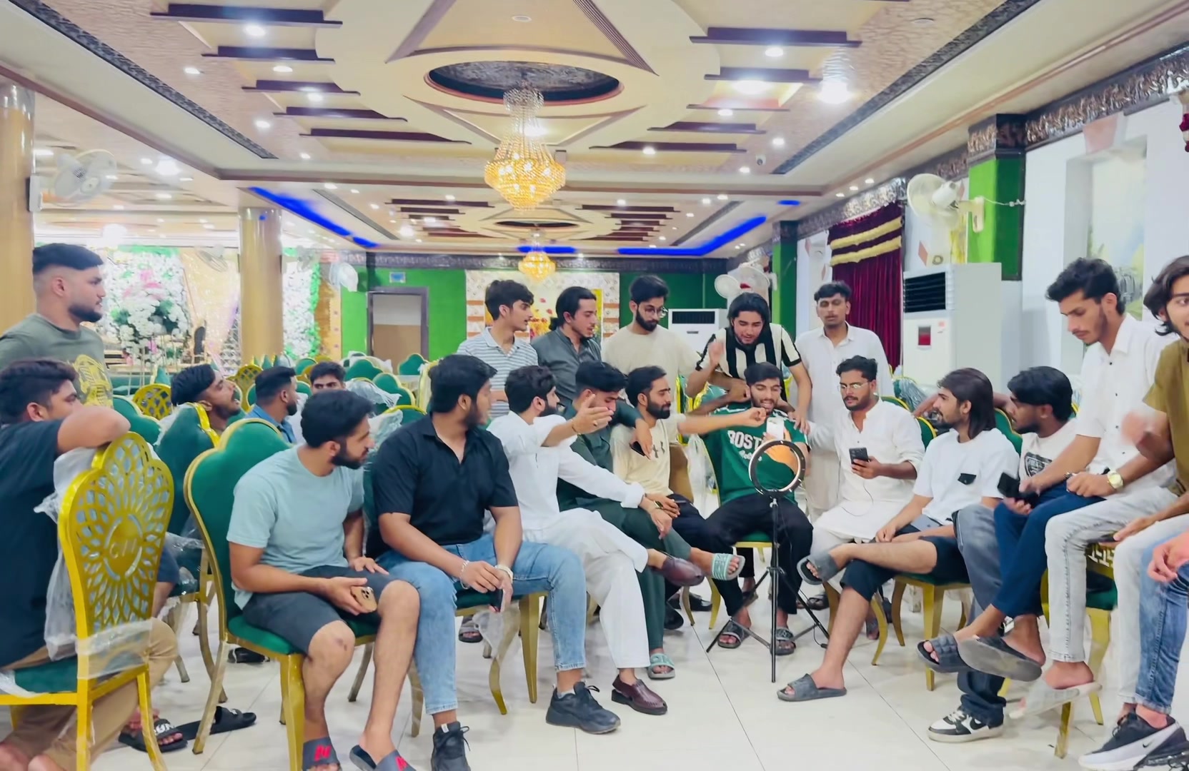 @چودھری  عبداللہ   ✊🏻🥷🏻