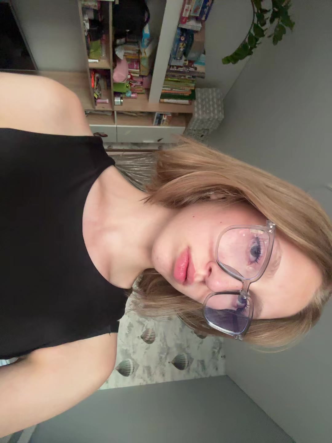 @...
