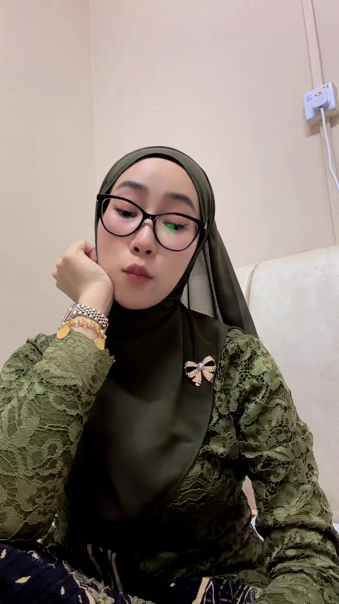 @Cik Ain