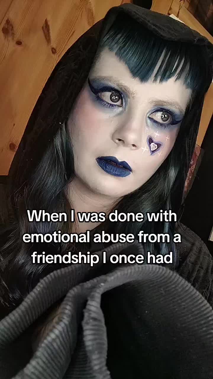 @carolinebergan143