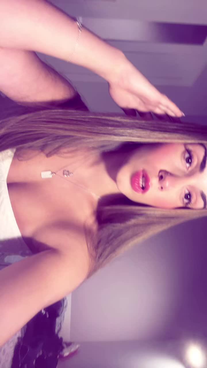 @Claaudiia