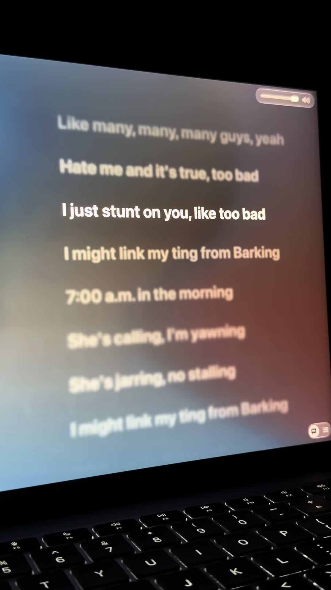@🎧