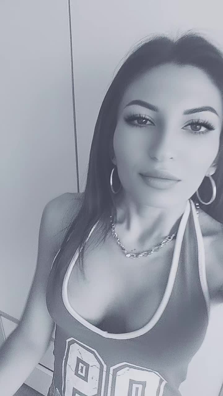 @👑Gyulia,cosmy