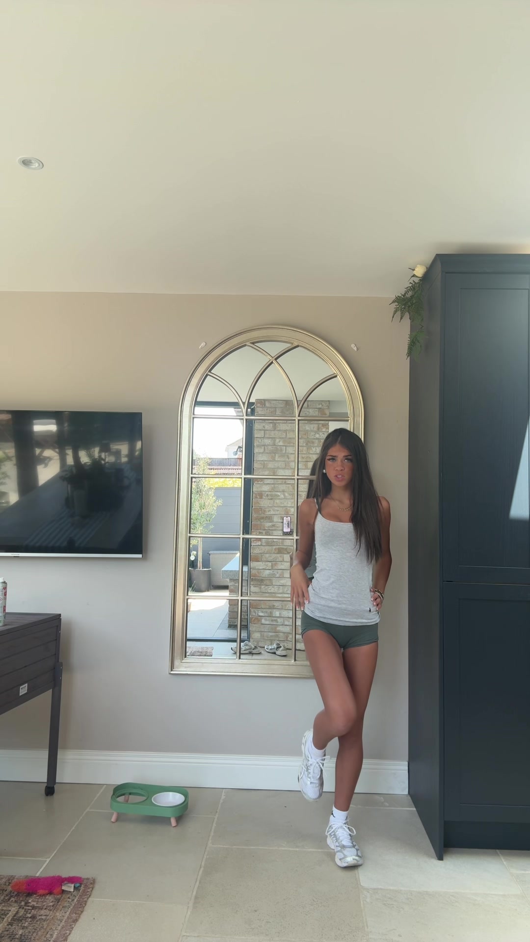 @charleyscl0se