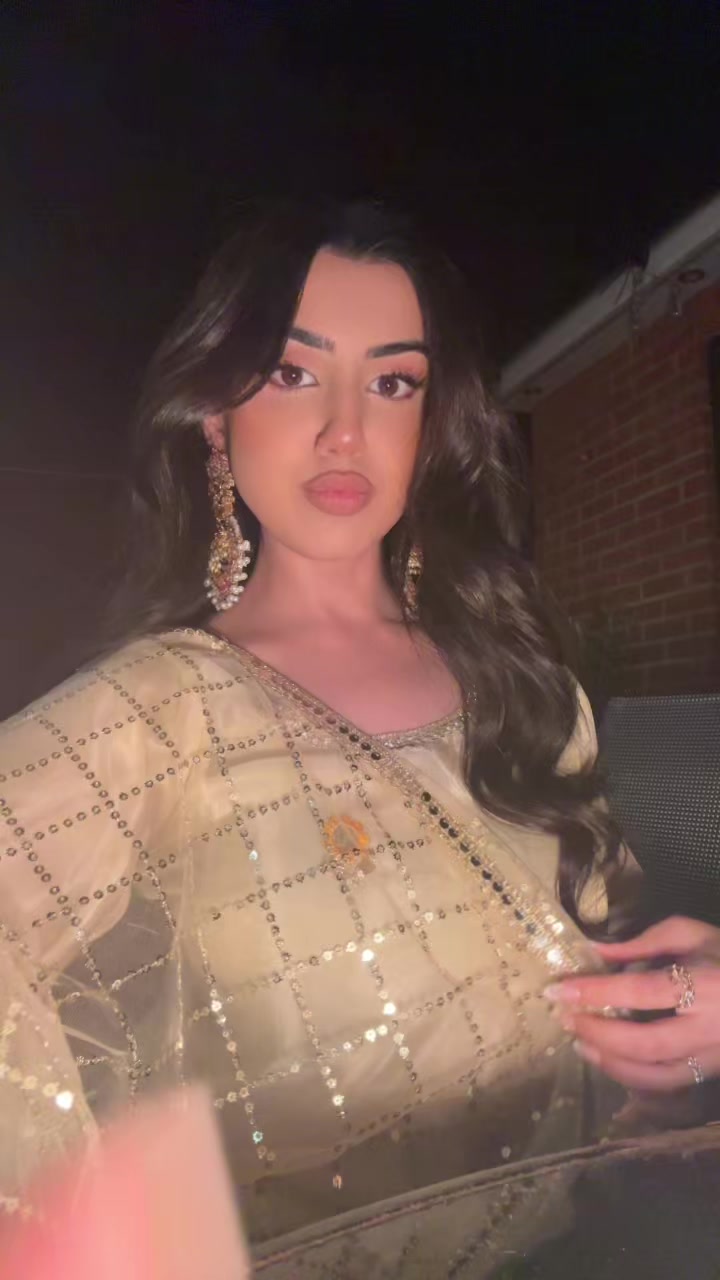 @arooj