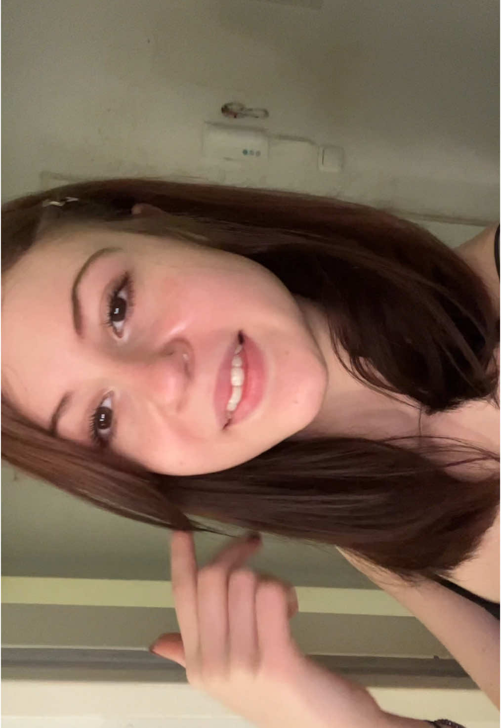 @:b