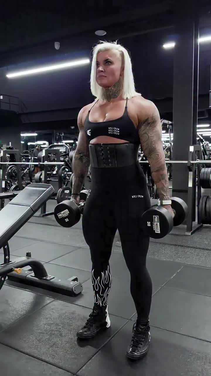 @musclegirls