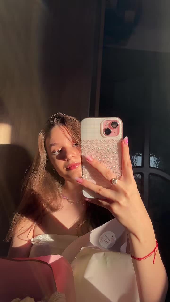 @bella