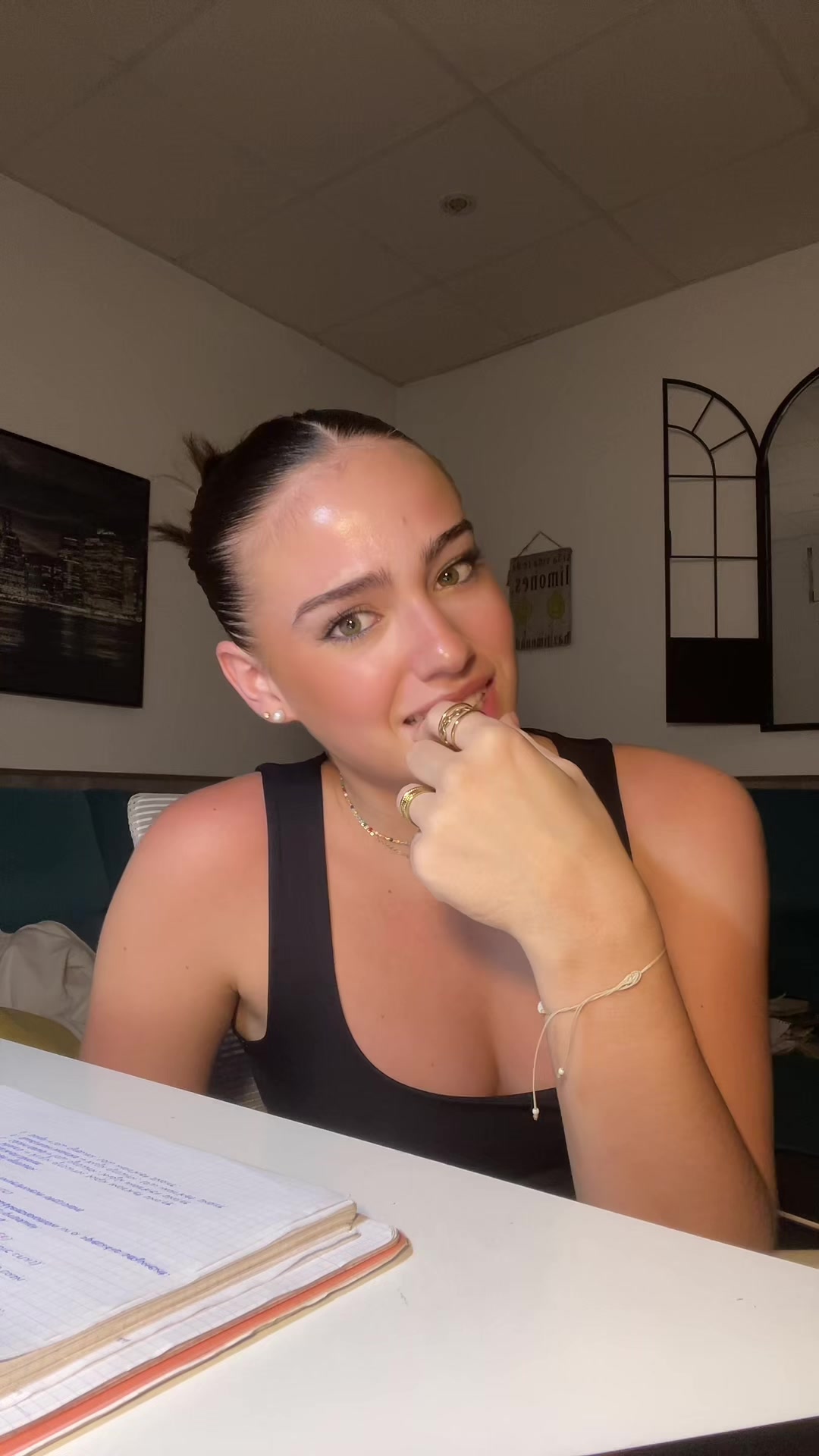 @laurabellmont