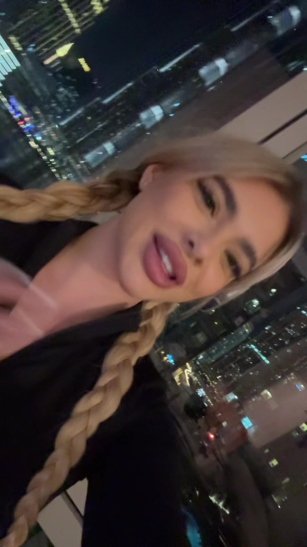 @Melanie🐉