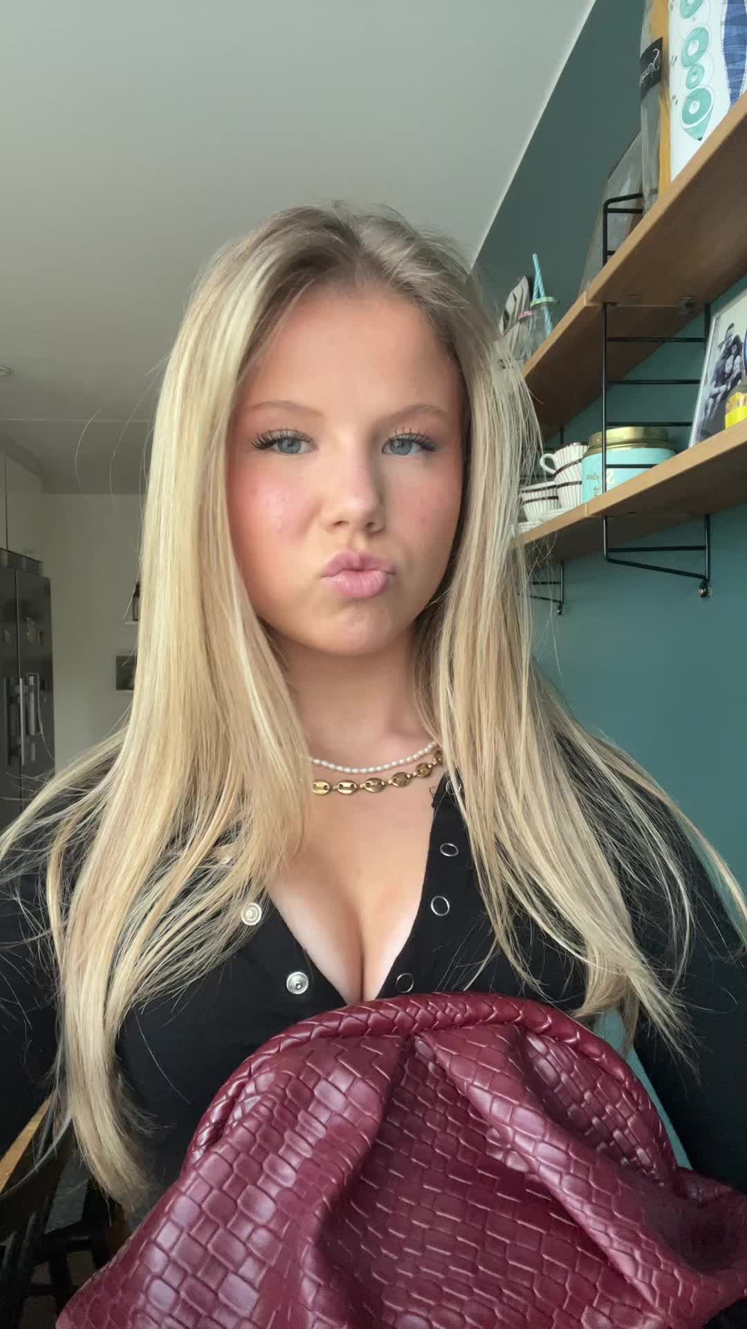 @tyraspam😝