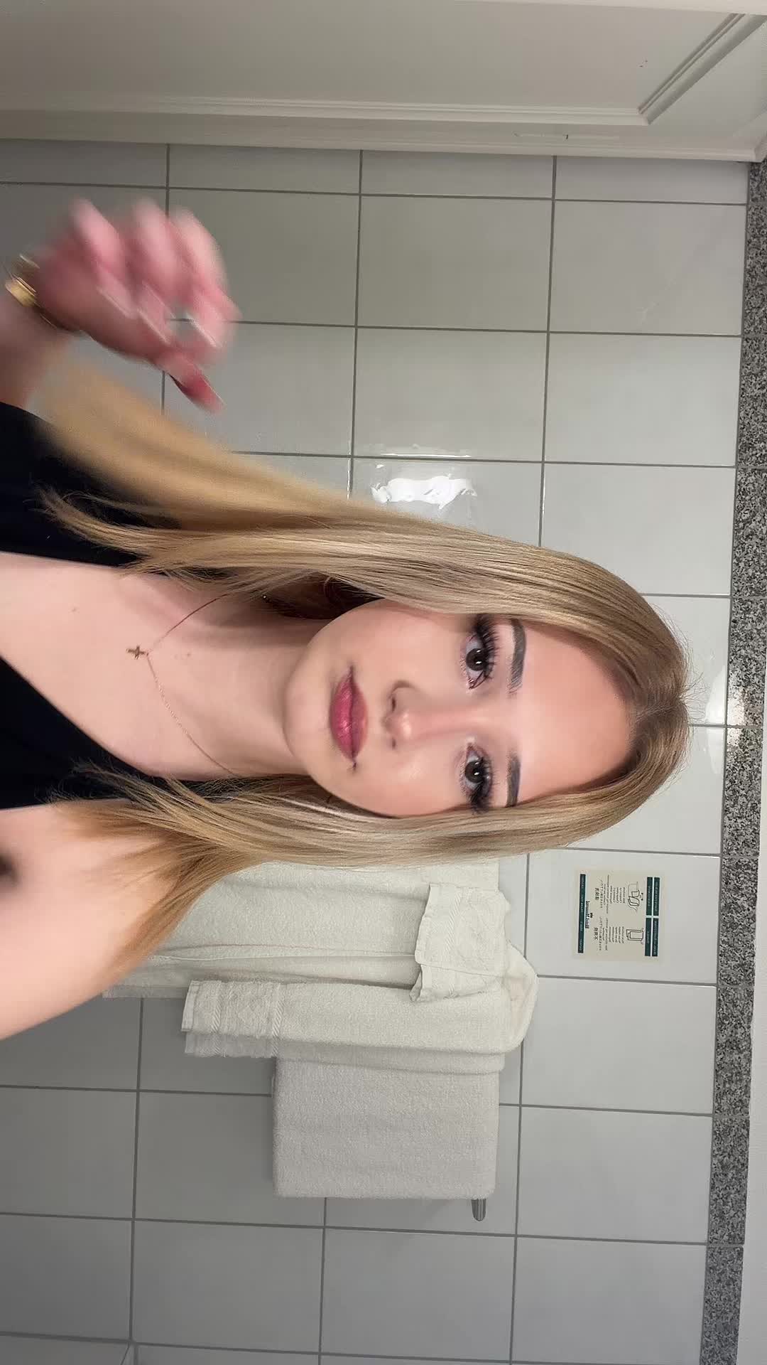@helenasophie