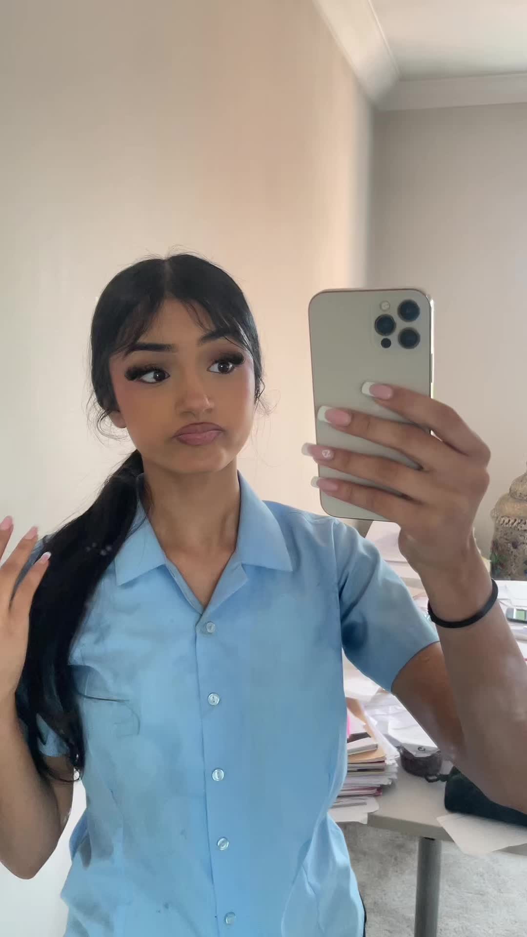 @𝐝.