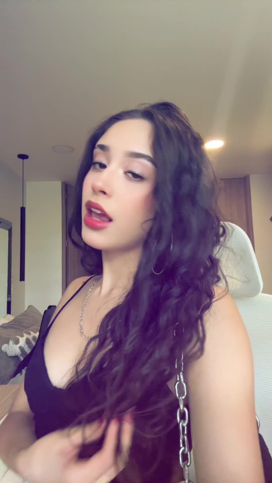 @valeria_🪬