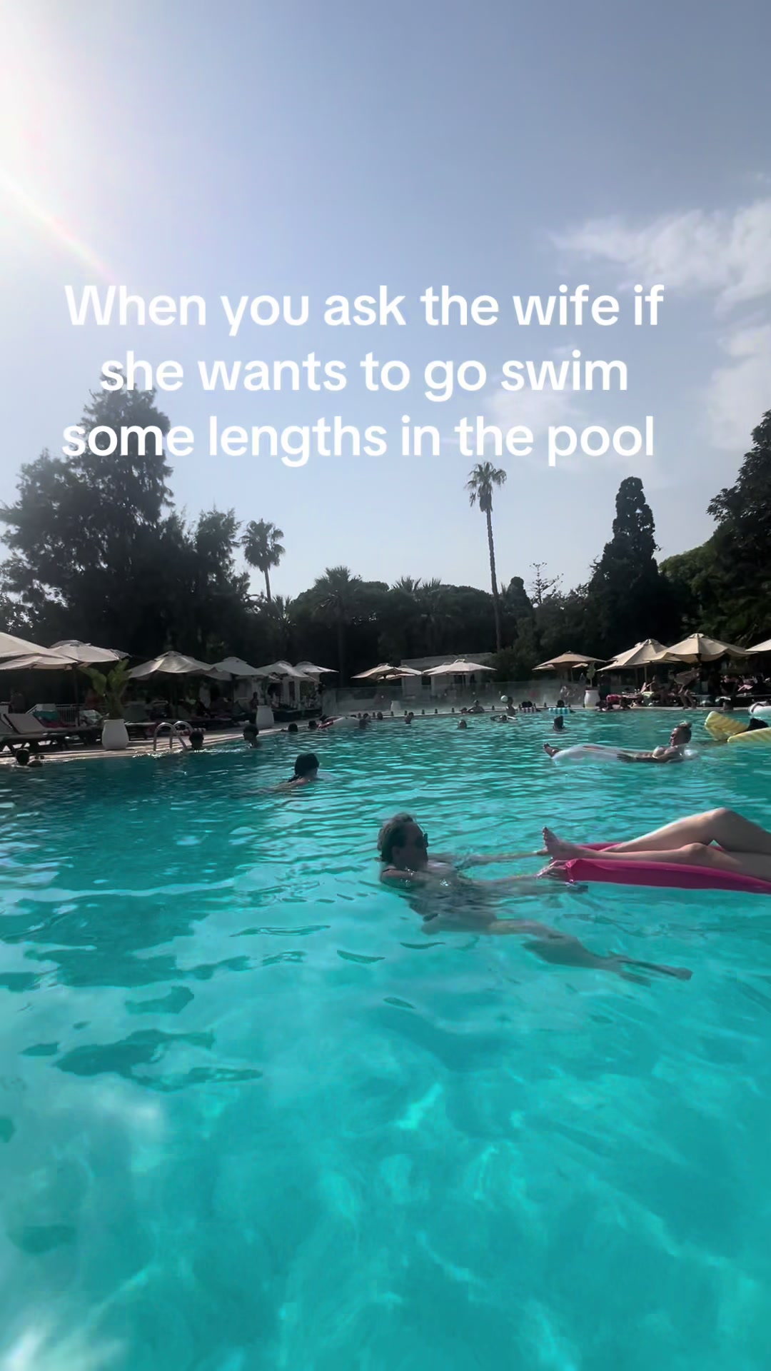 @HollyEliza86