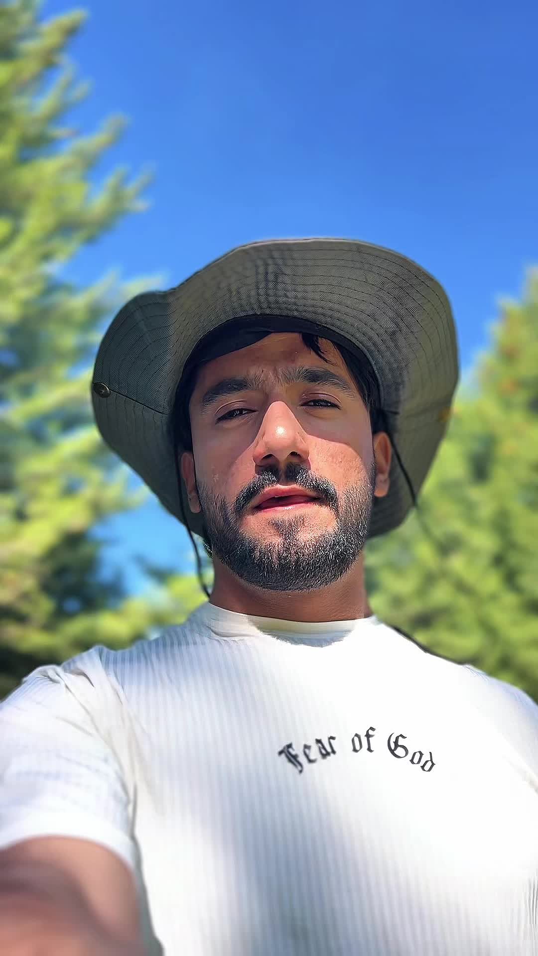@TravelwithAbbas