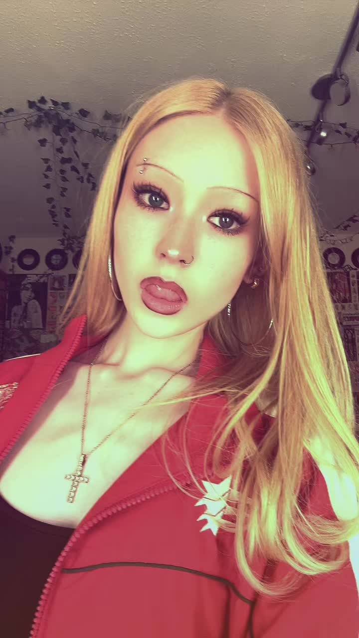 @✮