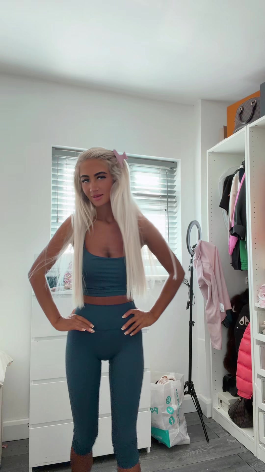 @pxlxaa24_