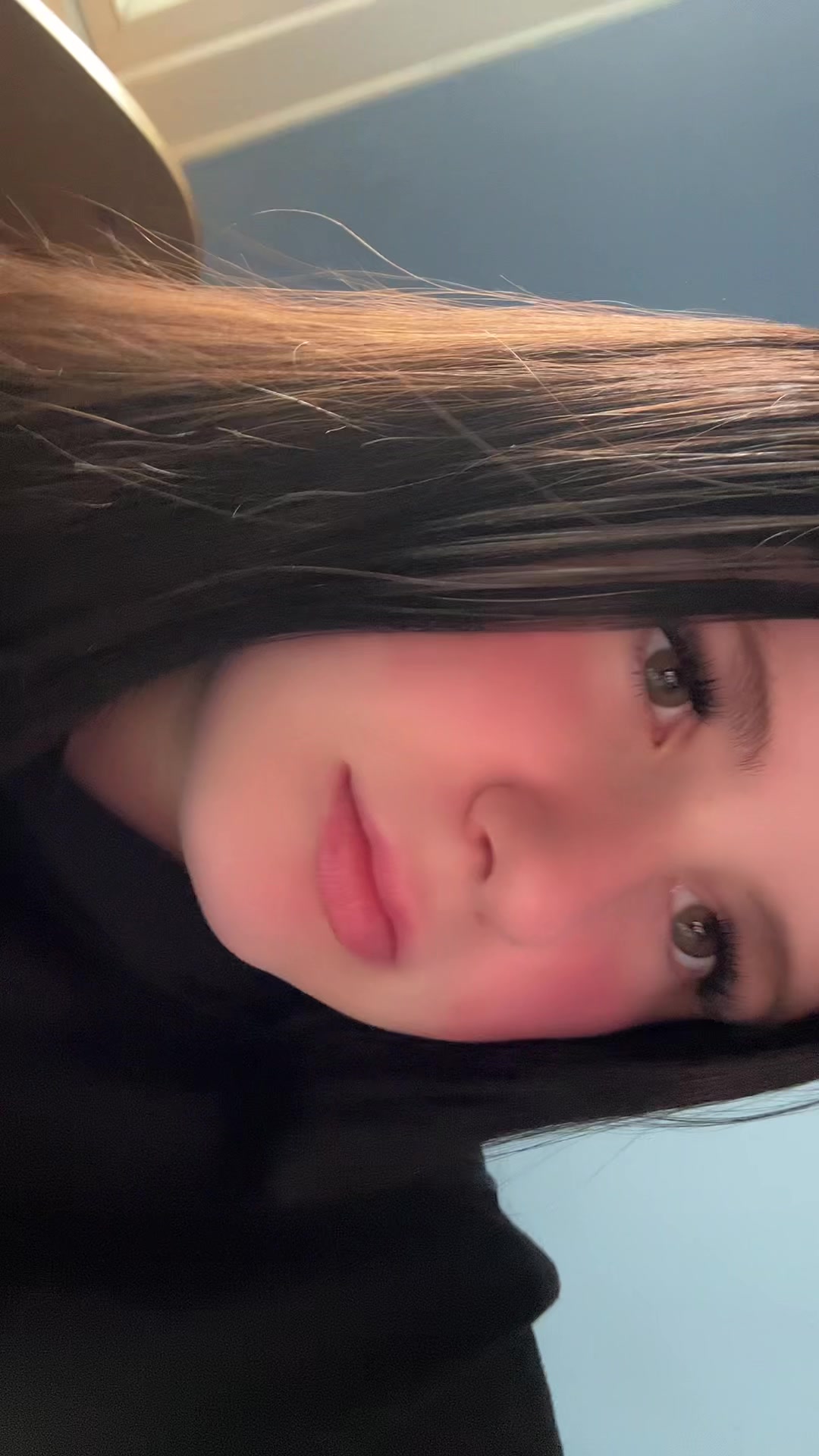 @𝐥𝐢𝐯🌺