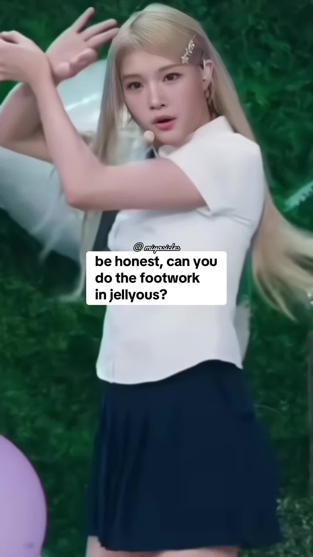 @m ᥫ᭡.