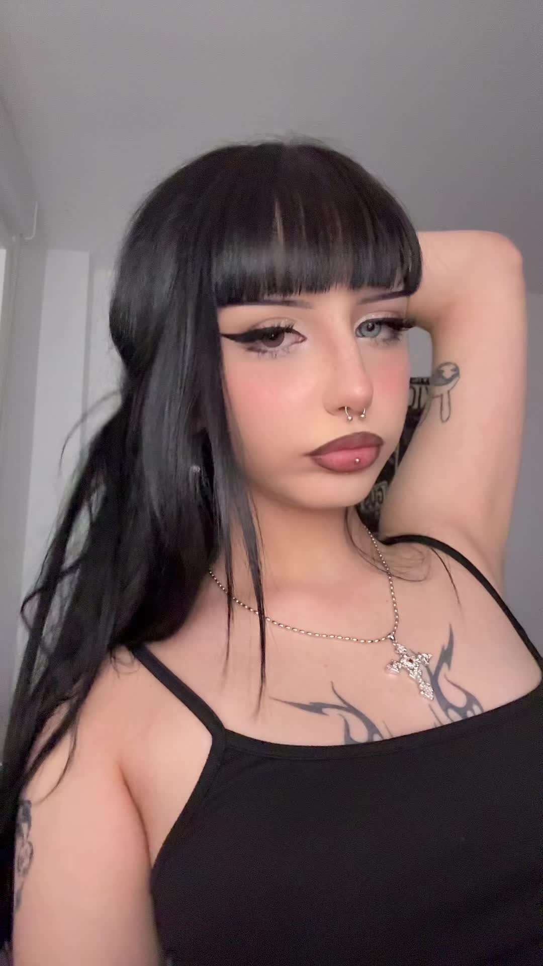 @F&egrave;i (｡ ˇ‸ˇ ｡) ㋖