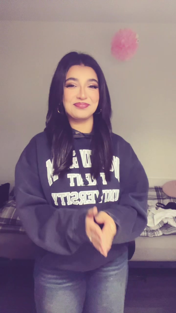 @Janvi 🪸