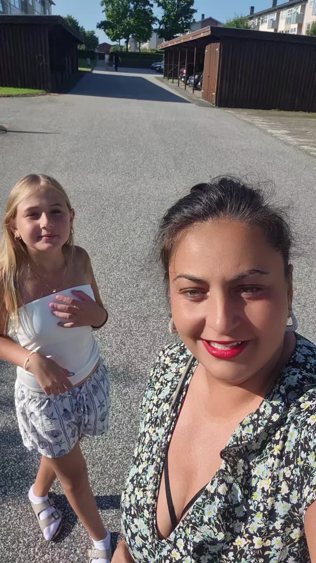 @CarmenAdelinne