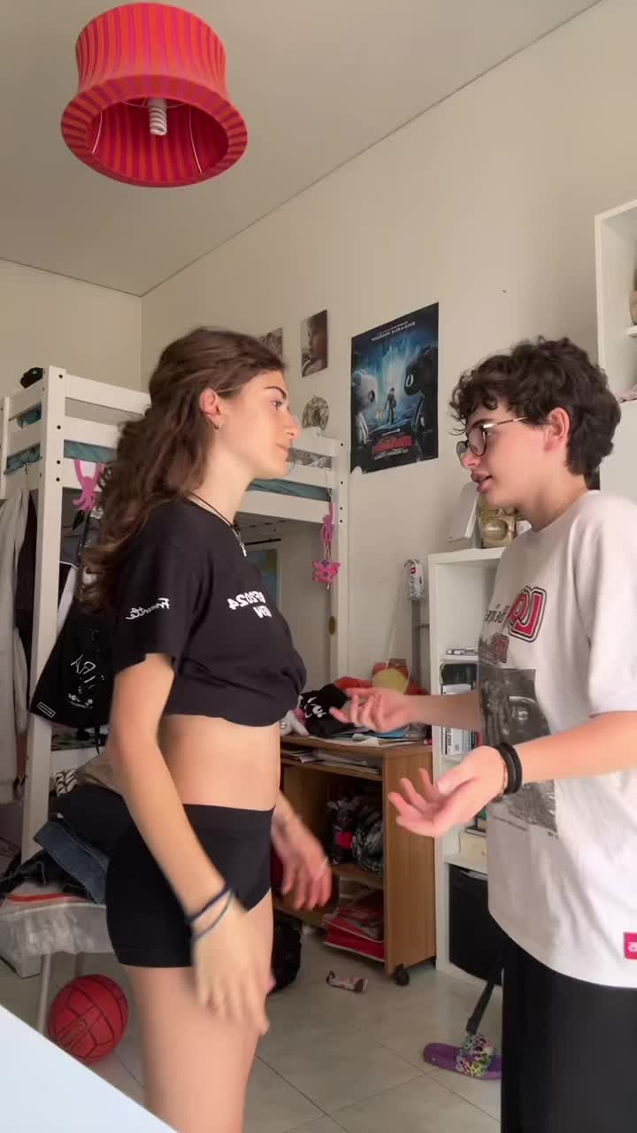 @I S A🦔