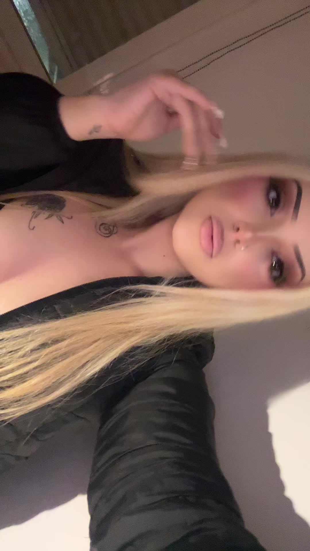 @𝓐𝓲𝓷𝓱𝓸𝓪🎀