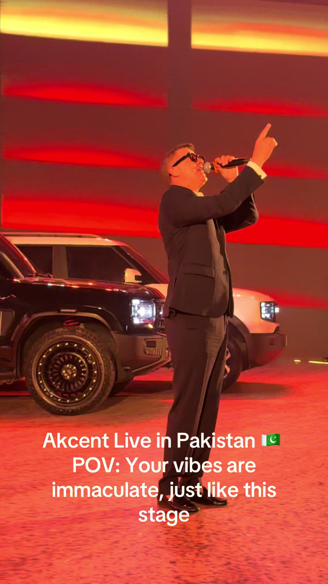 @Akcent