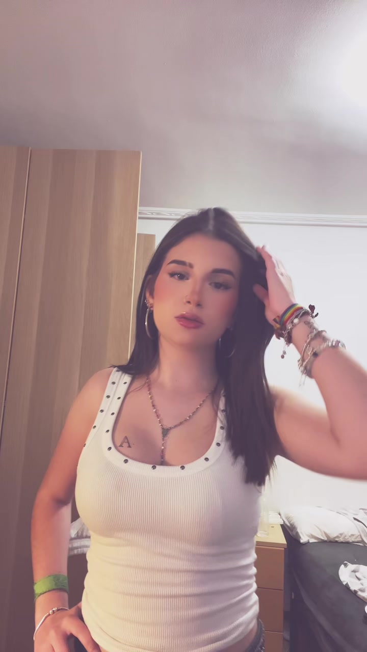 @🍁🩶🧛♀️