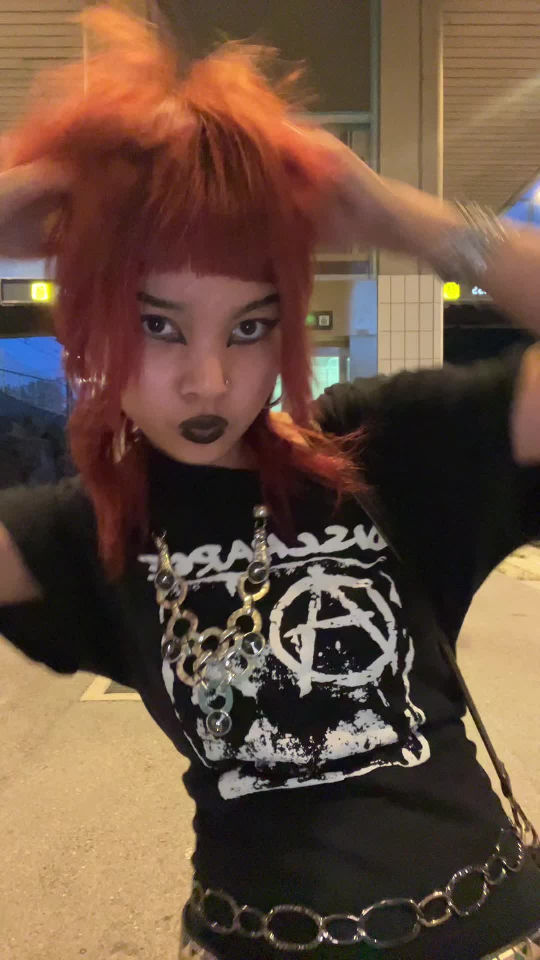 @𝔞𝔩𝔦𝔠𝔥𝔞 𝔱𝔥𝔲𝔪𝔪𝔞