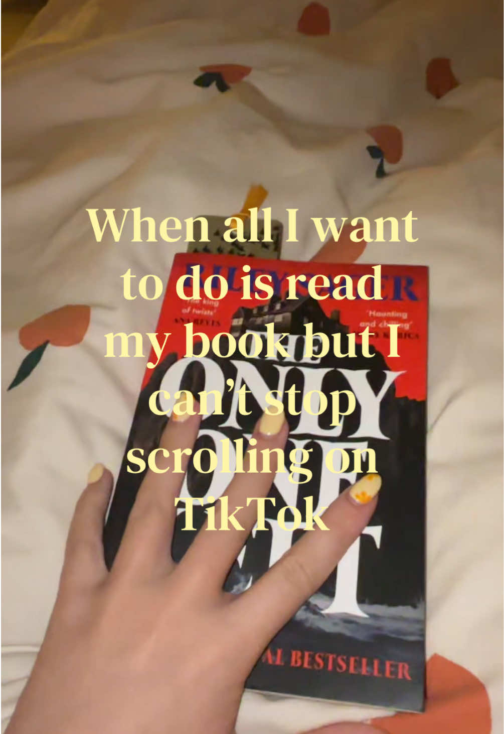 @HollysLibrary🌙
