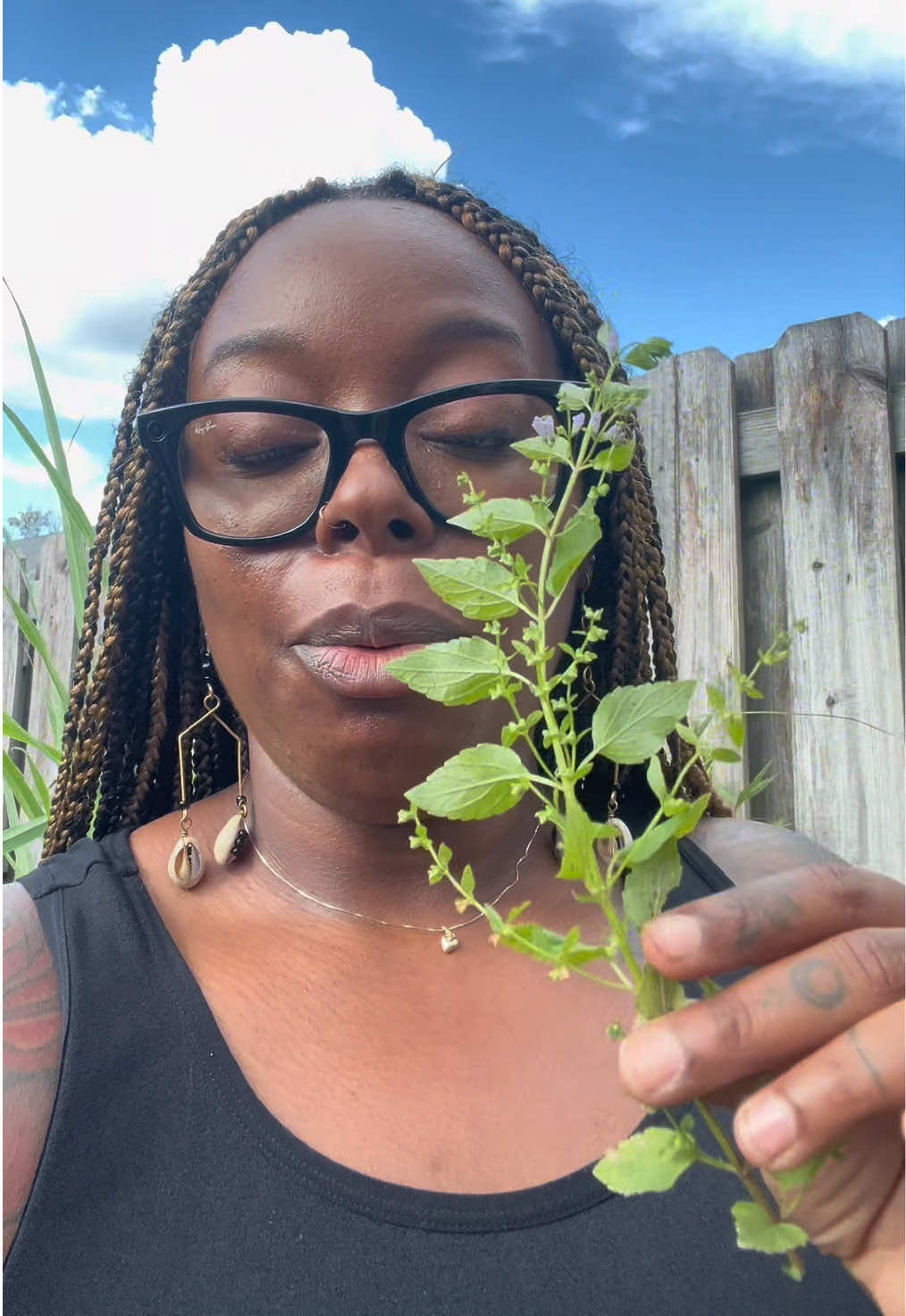 @Essencetheherbalist
