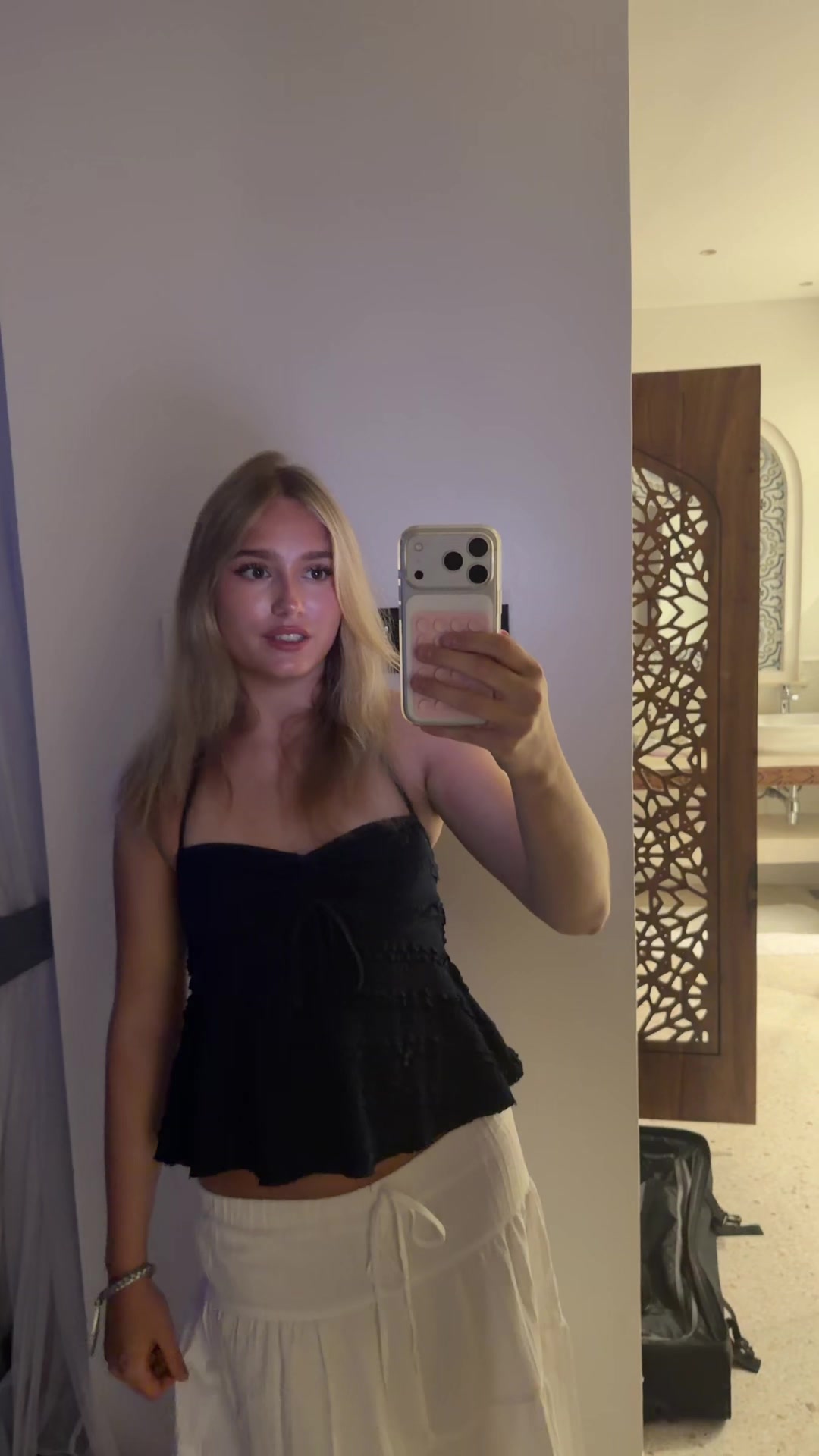 @amelieꨄ