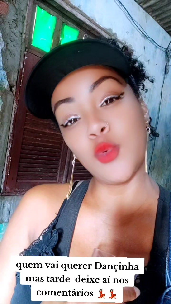 @Lucy a guria do short sexy
