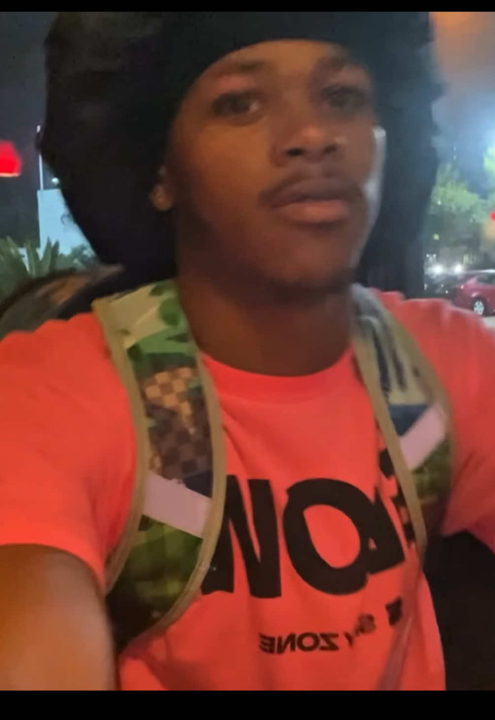 @Dee🧸