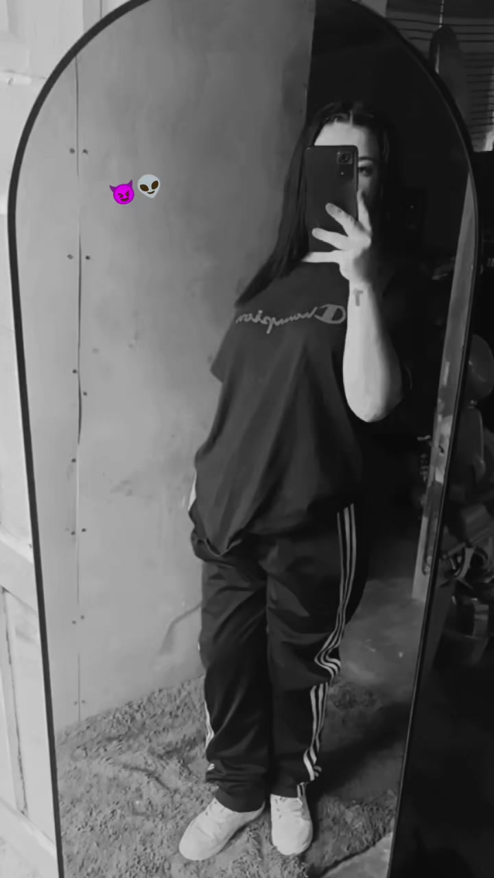 @♡kriຊຊiค🍒👿